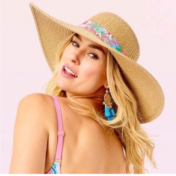 Lilly Pulitzer Beach Hat Journey To The Jungle NWT & Lilly soft crossbody bundle - Picture 1 of 6